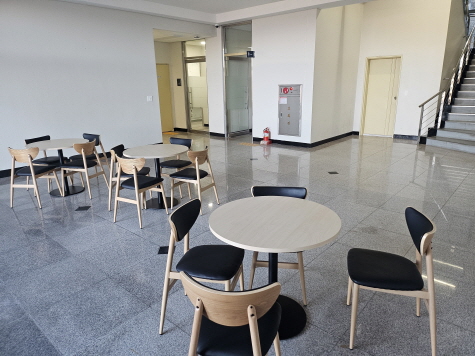 1층 좌측 휴게실 내부사진